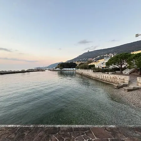 Amedeo's Sea House Апартаменты Триест