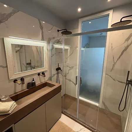 Amedeo's Sea House Апартаменты *