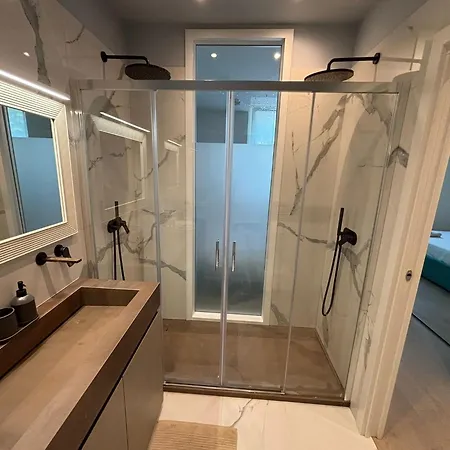 Amedeo's Sea House Апартаменты